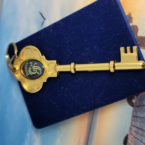 WDW Grand Floridian Collectors Golden Key